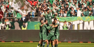 2-ligde-dananin-kuyrugu-bugun-kopuyor-bursaspor-sampiyonluk-macinda-Pj5U8ZWy.jpg
