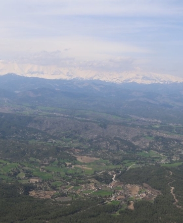 adanada-dort-mevsim-ayni-karede-kar-ve-bahar-yan-yana-NpQSr51F.jpg