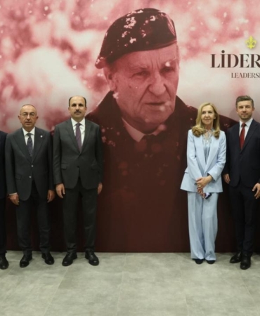 aliya-100-yasinda-hayat-fikir-mucadele-sergisi-acildi-Nltnu1Zl.jpg
