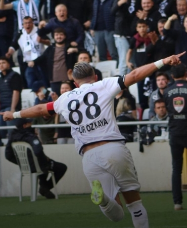 altay-son-haftada-3-ligde-kaldi-wPzYUZEk.jpg