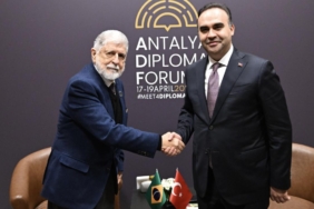 antalyada-diplomasi-trafigi-bakan-kacirdan-pes-pese-kritik-gorusmeler-PdS4N6iu.jpg