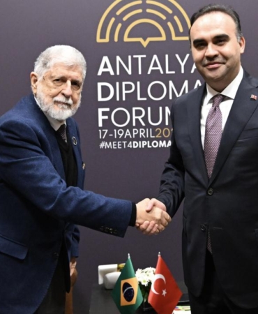 antalyada-diplomasi-trafigi-bakan-kacirdan-pes-pese-kritik-gorusmeler-PdS4N6iu.jpg