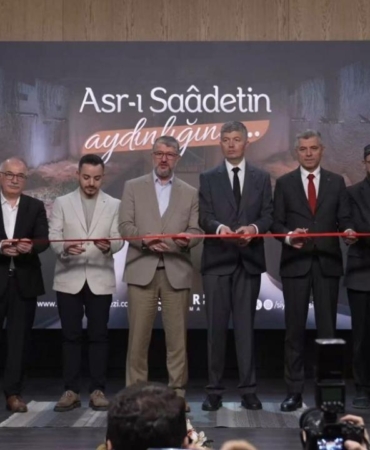 asr-i-sa-det-iklimi-gunumuze-tasiniyor-siyer-diorama-muzesi-kapilarini-acti-6yyRJVsK.jpg