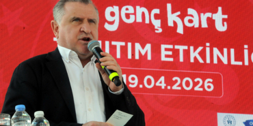 bakan-bak-genclerimizi-cocuklarimizi-dijital-dunyadan-kotu-aliskanliklardan-uzak-tutmamiz-lazim-KQSCiNRe.jpg