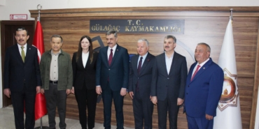 bakan-ciftci-kaymakamlik-yaptigi-ilk-gorev-yeri-olan-ilceyi-ziyaret-etti-ufEp4Tx1.jpg