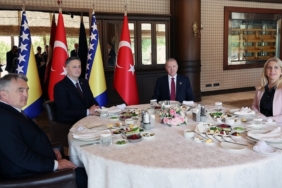 cumhurbaskani-erdogan-bosna-hersek-devlet-baskanligi-konseyi-uyeleriyle-gorustu-bHWsT1Cu.jpg