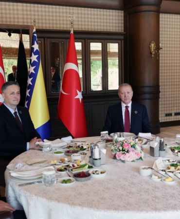 cumhurbaskani-erdogan-bosna-hersek-heyeti-ile-gorustu-6HHYy8QJ.jpg