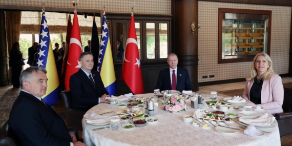 cumhurbaskani-erdogan-bosna-hersek-heyeti-ile-gorustu-6HHYy8QJ.jpg
