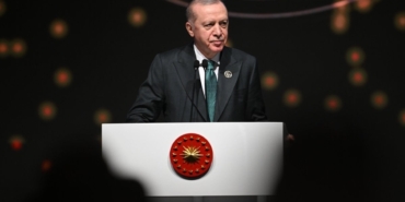 cumhurbaskani-erdoganin-antalyadaki-konusmasi-3-dilde-kitaplastirildi-tiLS9S6j.jpg
