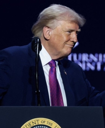 donald-trump-ufolarla-ilgili-hukumet-belgelerini-yayimlanma-talimatini-verdi-86hB323I.jpg