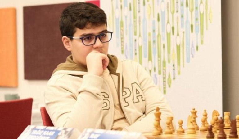en-genc-buyukusta-15-yasindaki-turk-sporcu-dunya-sampiyonunu-yendi-Q736Ti1J.jpg