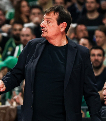 ergin-ataman-anadolu-efes-icin-zor-bir-macti-PlnsOPsi.jpg