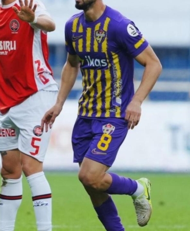 fatih-karagumruk-eyupspor-canli-istanbul-derbisi-basladi-77Fr95da.jpg