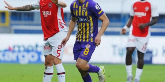 fatih-karagumruk-eyupspor-canli-istanbul-derbisi-basladi-77Fr95da.jpg