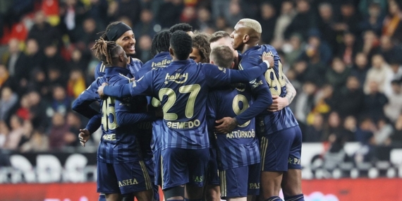fenerbahce-caykur-rizespor-ilk-11ler-belli-oldu-Jbm8RD7f.jpg