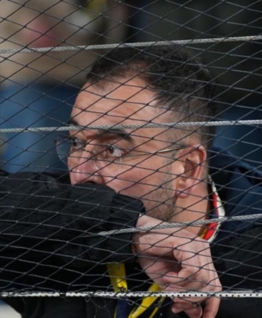 fenerbahce-taraftari-son-dakikada-yenilen-golden-sonra-buyuk-uzuntu-yasadi-Yvnv7xeR.jpg