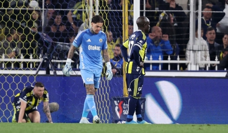 fenerbahce-taraftarindan-edersona-tepki-7beXX92m.jpg