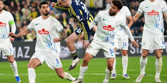 fenerbahcenin-13-maclik-rizespor-serisi-sona-erdi-d7I7I1EB.jpg