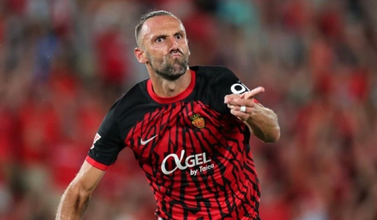 fenerbahceye-vedat-muriqi-transferinde-cok-buyuk-rakip-AljXTsyh.jpg
