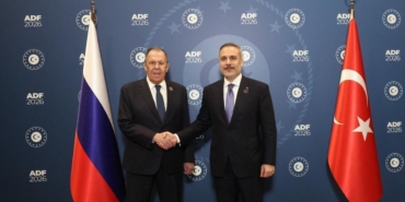 fidan-ve-lavrov-antalyada-bir-araya-geldi-pfv82Cgf.jpg