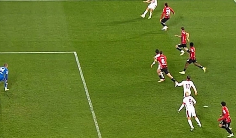 galatasaraydan-iptal-edilen-golune-tepki-LUTXXgVb.jpg