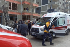insaat-iskelesi-coktu-1i-agir-3-isci-yaralandi-ZtnR8uMz.jpg