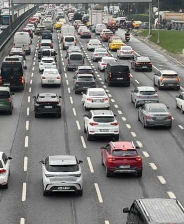 istanbul-ve-ankarada-trafige-ayar-yarin-bazi-yollar-kapatilacak-sZ6eTiMB.jpg