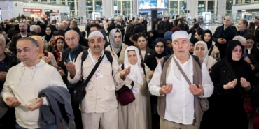 istanbuldan-ilk-hac-kafilesi-kutsal-topraklara-ugurlandi-JVL4gG7Q.jpg