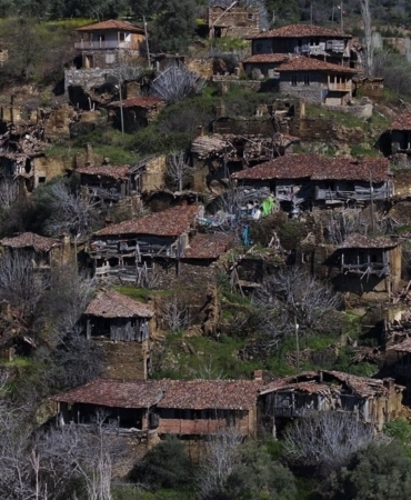 izmirde-gocle-bosalan-hayalet-koy-yeniden-canlanacak-O1SPtG5K.jpg