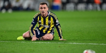 kerem-akturkoglu-taraftarimiza-boyle-bir-aksam-yasattigimiz-icin-uzgunuz-tAD6GNzb.jpg