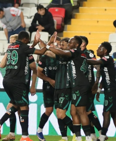 konyaspor-antalyada-2-golle-guldu-JSIpBA41.jpg