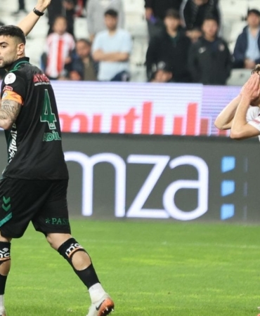 konyaspor-deplasmanda-antalyasporu-maglup-etti-7N8fnQ2i.jpg