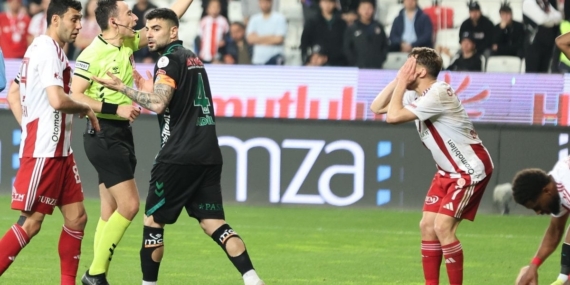 konyaspor-deplasmanda-antalyasporu-maglup-etti-7N8fnQ2i.jpg