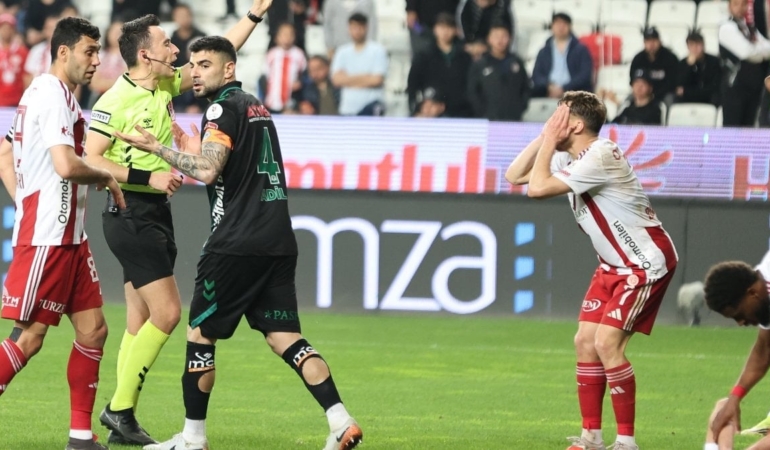 konyaspor-deplasmanda-antalyasporu-maglup-etti-7N8fnQ2i.jpg