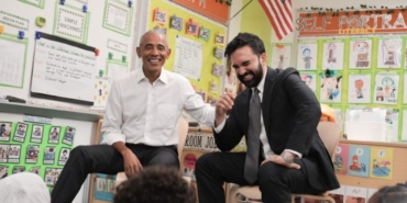 mamdani-ve-obama-cocuklarla-birlikte-sarki-soyledi-taT4wbAs.jpg