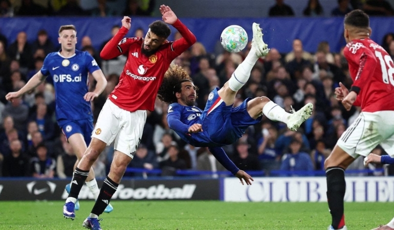 manchester-united-deplasmanda-chelseayi-tek-golle-gecti-ME6WSPdl.jpg