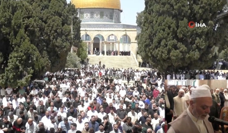 mescid-i-aksada-cuma-namazi-75-bin-kisiyle-eda-edildi-z1UWzmOd.jpg