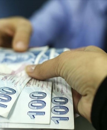 milyonlarin-maas-zammi-netlesiyor-merkez-bankasi-ipucu-verdi-iste-masadaki-ilk-rakamlar-cRMBaXzE.jpg