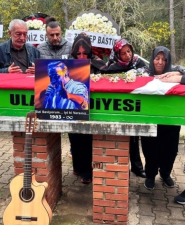 muglada-sarkici-riza-tamer-sisman-son-yolculuguna-ugurlandi-CT7YrWBE.jpg
