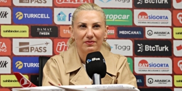 necla-gungor-kiragasi-isvicreye-karsi-ilk-defa-bir-puan-aldik-WaXytdPO.jpg