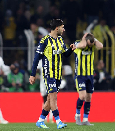 nisan-ayinda-90larda-gol-yemek-fenerbahcenin-kaderi-MzhLyqyq.jpg