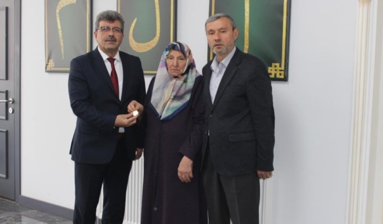 orduda-65-yillik-hatira-egitime-bagislandi-mehir-altinlari-hafizlar-icin-harcanacak-y3Nfuhvf.jpg