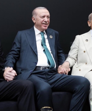 pakistandan-sosyal-medyayi-sallayan-paylasim-brothers-LNAgVdPR.jpg