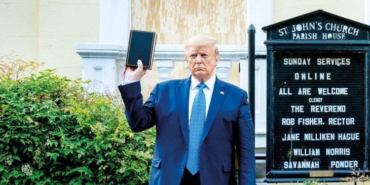 papa-ile-kavga-eden-trump-oval-ofiste-incil-okuyacak-26Ja9qdv.jpg