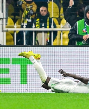 rizesporlu-ali-sowedan-fenerbahceye-5-gol-4nczXglN.jpg