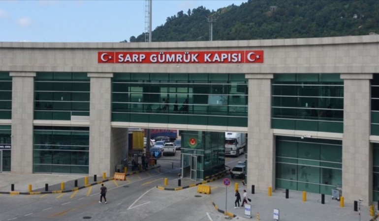 sarp-sinir-kapisindan-yilin-ilk-ceyreginde-1-milyona-yakin-yolcu-gecti-eTyrOTIG.jpg