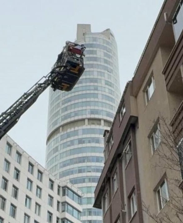 sislide-restoranda-korkutan-yangin-BihQJvkw.jpg
