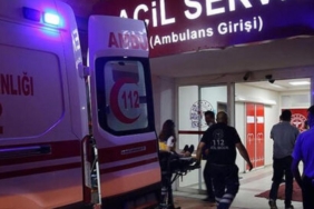 sivasta-otomobil-devrildi-3-yarali-WnmPyl72.jpg