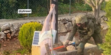siyonistlerin-din-dusmanligi-hz-isanin-heykeline-balyozla-saldirdi-Z1wWIm9Y.jpg