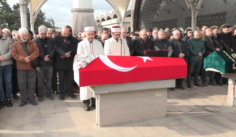 tiyatro-oyuncusu-feyha-celenk-son-yolculuguna-ugurlandi-bkttPuYg.jpg